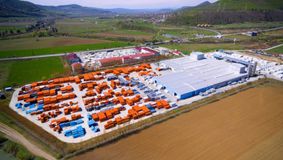 O nouă fabrică se deschide în România, vor fi multe angajări. Unde va fi construită și cine face investiția