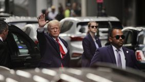 Trump refuză să răspundă la întrebări în ancheta privind afacerile din New York, după ce FBI i-a perchiziționat locuința din Florida în căutarea documentelor clasificate din Casa Albă
