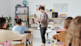 Barem Limba şi literatura maternă simulare Bacalaureat 2023: Cum poți vedea online punctajul subiectelor pe EDU.ro