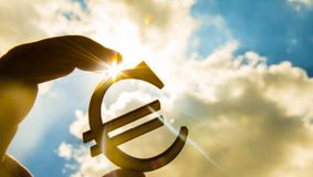 Curs valutar 22 Martie 2023. Euro înregistrează o ușoară creștere astăzi