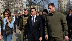 Premierul Japoniei, vizită secretă în Ucraina. „Simt o mare furie …”