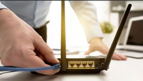 Unde se pune, de fapt, routerul Wi-Fi. Greşeala pe care o fac mulţi, din cauza asta nu funcţionează corect