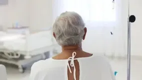 Situație revoltătoare la un spital din România! Un pacient de 87 de ani a murit pe holul unității medicale, fără ca cineva să îl ajute!