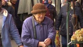 Tichete pentru alimente pentru pensionari! Când ar trebui să se dea aceste bonuri