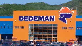 Dedeman, oferte de nerefuzat pentru românii care stau la curte. Produsele au prețuri excelente