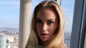 FOTO. Ea e cea mai frumoasă fotbalistă din lume! Ce a pățit într-un club