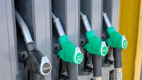 Preț carburanți 6 iunie: Cât costă luni litrul de benzină și motorină?