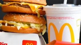 Dieta nebună a unui bărbat: A slăbit mâncând de trei ori pe zi la fast-food