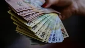 Românii vor primi lunar suma de 2.000 de lei! De când intră banii