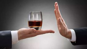 Ce se întâmplă în organismul tău dacă nu bei deloc alcool timp de 31 de zile! Ar fi o „dietă” perfectă pentru oricine