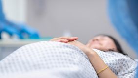 Incident grav la maternitatea din Botoșani! Un medic a fost atacat și fugărit de rudele unei tinere însărcinate