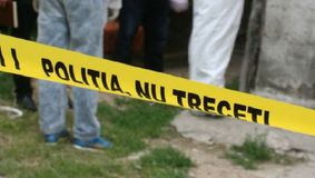 Polițist găsit fără viață, într-un cimitir din județul Botoșani. Bărbatul s-ar fi sinucis pe mormântul fiicei sale de un an, pe nume Andreea