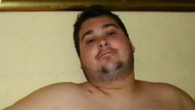 Bărbatul prea gras pentru a face amor și-a pierdut virginitatea! A slăbit peste 100 de kilograme și arată uluitor