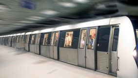 Întrerupere temporară a circulației metroului în stația Obor după accidentul unui călător