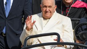 Papa Francisc vizitează Veneţia, pledând pentru condiţii demne în închisorile pentru femei