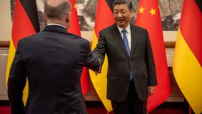 Președintele Chinez Xi Jinping Propune Medierea unei Conferințe de Pace pentru Ucraina în Întâlnirea cu Cancelarul German Olaf Scholz