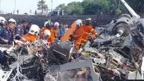 Tragedie în Malaezia: Zece membri ai echipajului mor în urma coliziunii a două elicoptere militare