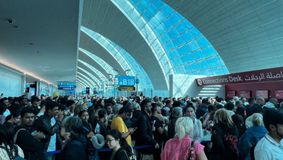 Vreme extremă în Emirate blochează români în aeroportul din Dubai