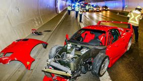 Accident costisitor: Un Ferrari de 3 milioane de euro avariat grav în apropiere de Stuttgart