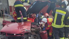 Accident grav pe DN 13 în Mureș: Trei răniți, dintre care unul în stare foarte gravă