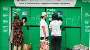 Adio 50 de bani din sticlele prin sistemul SGR! Cum poţi să faci bani frumoşi din reciclare