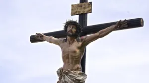 Vinerea Mare, semnificaţii şi tradiţii. Este păcat mare pentru cine spală azi. Nu se mănâncă urzici şi nu se acresc salatele cu oţet