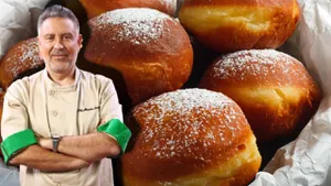 Secretul gogoșilor pufoase, dezvăluit de chef Alexandru Sautner: „Dacă este prea cald, se ard în exterior”