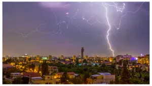 Meteorologii Accuweather anunță opt zile de ploi și temperaturi scăzute în București. Apoi vine vreme de vară