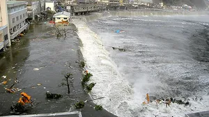 BREAKING NEWS Cutremur cu magnitudine 8.7 în Extremul Orient, urmat de un tsunami de 4 m. Cel mai puternic cutremur de pe planetă din 2011!