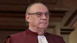 Marian Enache, președintele CCR, este cel mai bine plătit bugetar din România. Îl umilește până și pe Nicușor Dan cu venitul său lunar de 47.000 de lei, înainte de sporuri