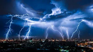 Avertisment de furtuni electrice în București! Pe ce dată vor avea loc, potrivit meteorologilor Accuweather