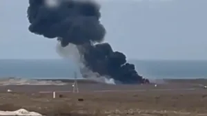 Avion de pasageri Azerbaijan Airlines doborât accidental de Rusia. Toţi pasagerii au murit la prăbuşire