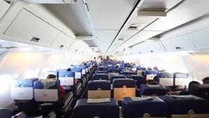 Incident dramatic la bordul unui avion. O pasageră a murit după ce a suferit un stop cardiac în timpul călătoriei