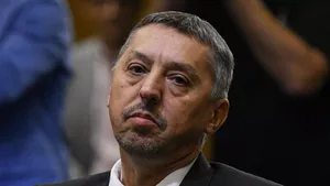 Daniel David anunță că demisionează imediat, dacă moțiunea simplă depusă împotriva sa trece de vot în Parlament