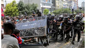 Premierul Nepalului şi-a dat demisia. Prima revoluţie a „Generaţiei Z” are succes