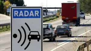 Vești bune pentru șoferi începând cu 1 decembrie 2025. Radarele neînregistrate care monitorizează depășirea vitezei vor fi dezactivate