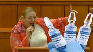 Diana Șoșoacă, scandal monstru pe tema vaccinării obligatorii: 