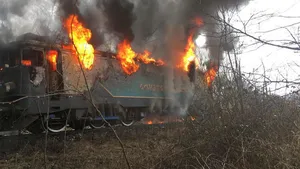 Locomotiva unui tren plin cu pasageri a luat foc, între Arad și Timișoara. Traficul feroviar a fost întrerupt