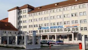 Medic de gardă, bătut de un pacient la spitalul din Feteşti. Reacţia lui Alexandru Rafila