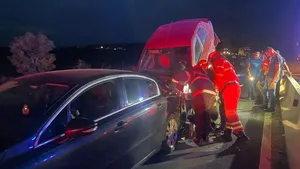 Carambol cu patru maşini în Olt, a fost cod roşu de intervenţie VIDEO