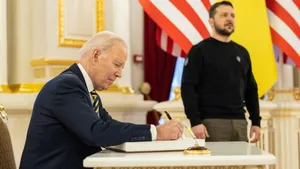 Joe Biden, anunț major de la Kiev. Ucraina va primi un ajutor suplimentar de 500 de milioane de dolari: muniție de artilerie, sisteme antiblindate și radare de supraveghere aeriană (FOTO)