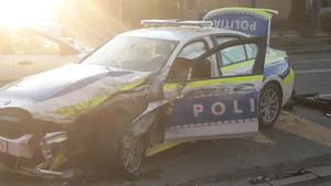 BMW-ul Poliţiei Rutiere, făcut praf într-un carambol GALERIE FOTO