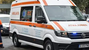Tânără de 29 de ani, lovită de ambulanţă pe trecerea de pietoni, în Sectorul 4 al Capitală. Alt tânăr de 24 de ani, mort într-un accident cumplit în Sibiu