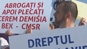 Medicii stomatologi protestează în stradă. 15.000 de dentişti riscă să rămână fără slujbe. Ministerul Sănătăţii susţine revendicările