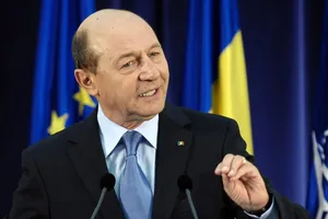 Alegeri prezidențiale 2025 turul al doilea. Traian Băsescu a mers la vot: „E o zi decisivă!”