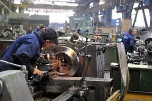INS: Producția industrială a scăzut cu 3,3% în primele cinci luni din 2026