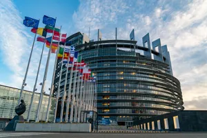 Parlamentul European a aprobat noi reguli privind returnarea migranților aflați ilegal în UE