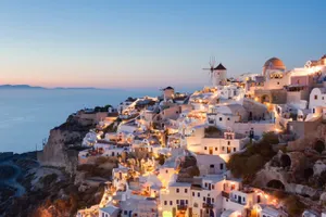 Grecia înăsprește regulile pentru turismul de masă în Santorini și Mykonos