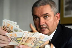 Salariile gigantice ale șefilor ASF! Ce declarații de avere au ieșit la iveală după scandalul Euroins