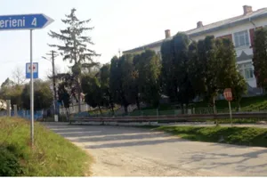 Satul din Moldova plin de orbi. Schema prin care sătenii şi-au asigurat ajutor de handicap şi cum a închis ochii doctorul care le-a semnat certificatele de nevăzători